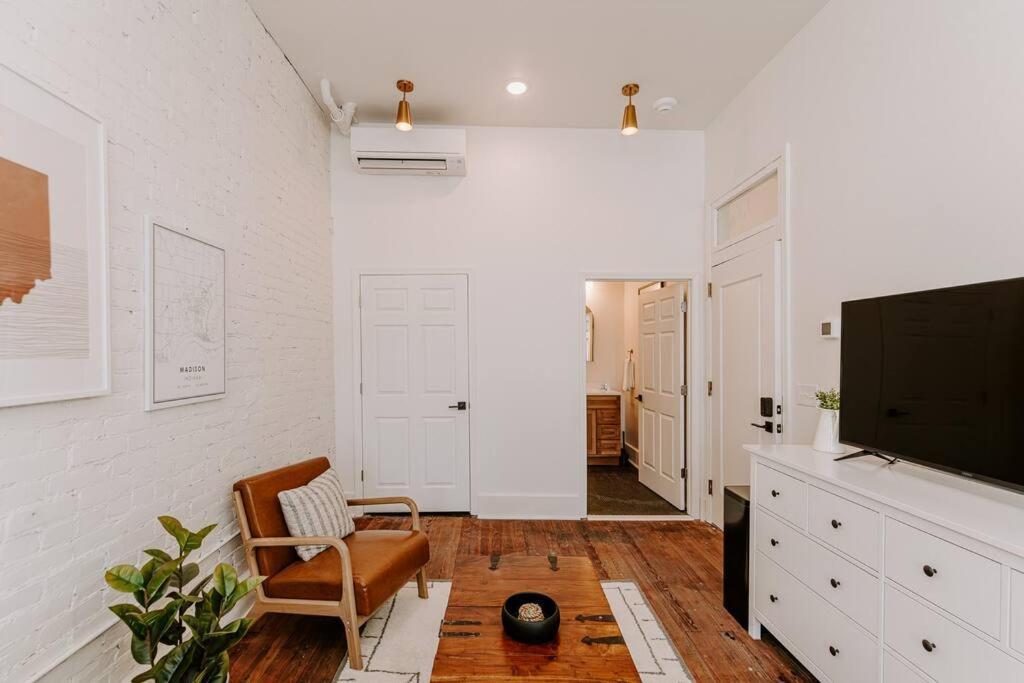 East Main Lofts - Farmhouse 204 เมดิสัน ภายนอก รูปภาพ