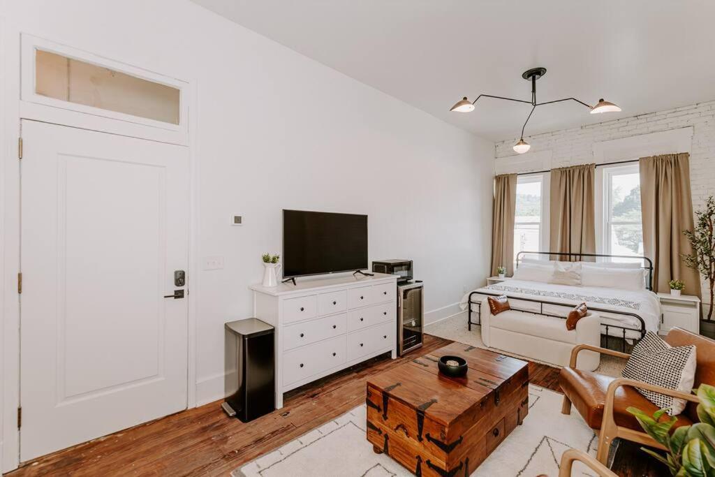 East Main Lofts - Farmhouse 204 เมดิสัน ภายนอก รูปภาพ